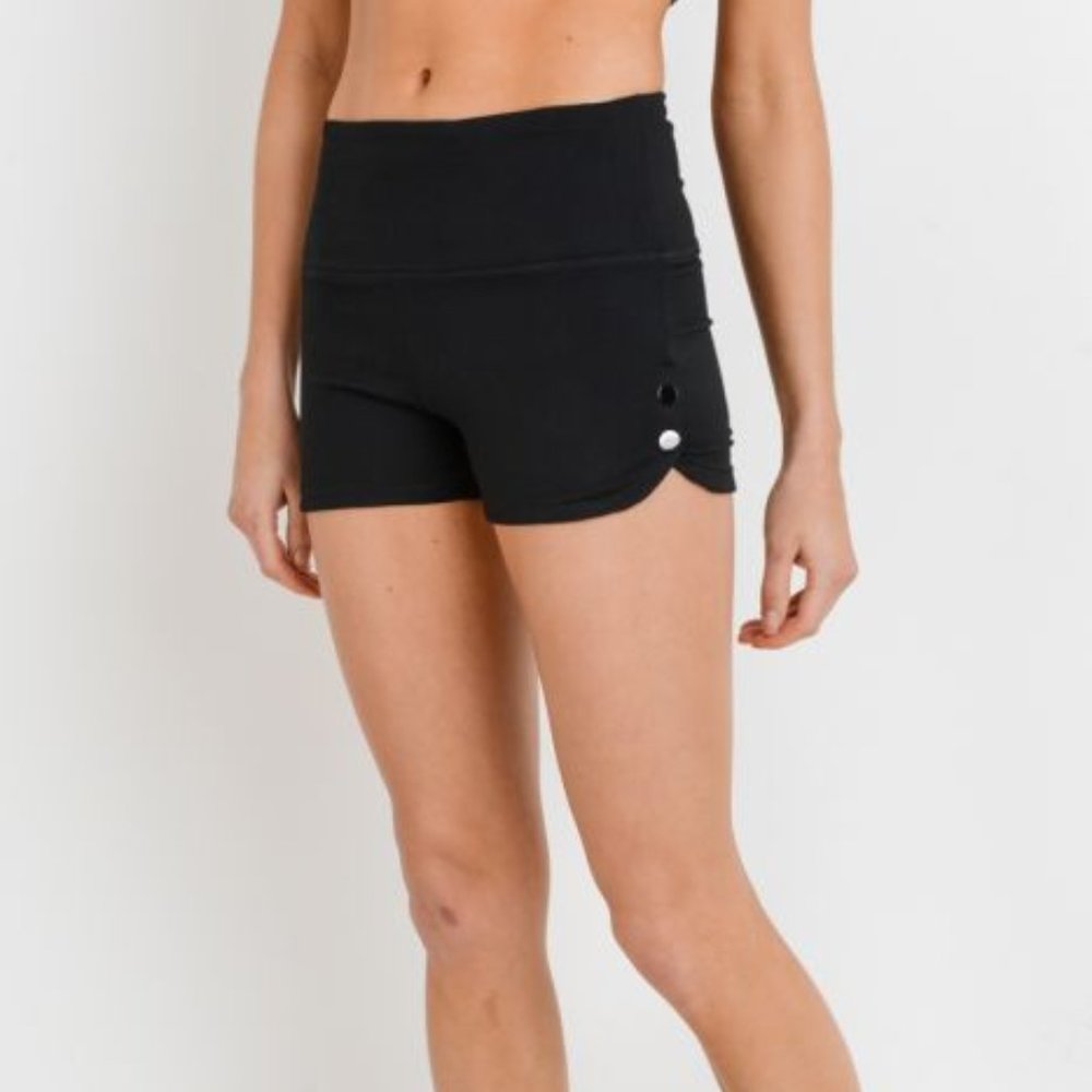 Highwaist Side Button Short Leggings